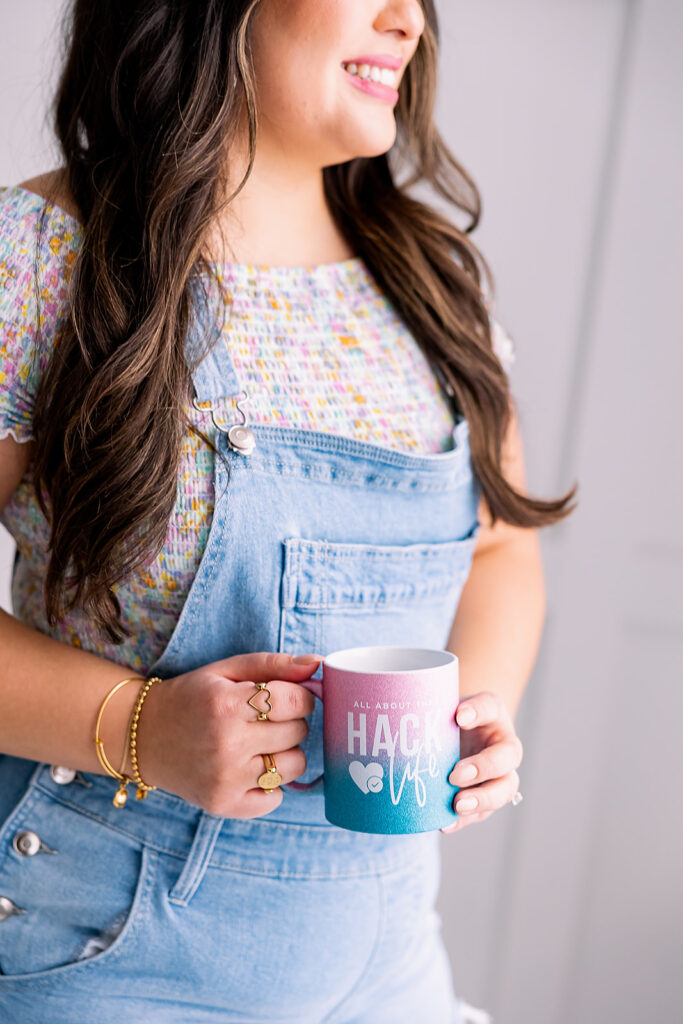 personal branding photo of Jacquelin Castillo of Mom Like a Boss holding her branded mug photographed by This Way to Fabulous